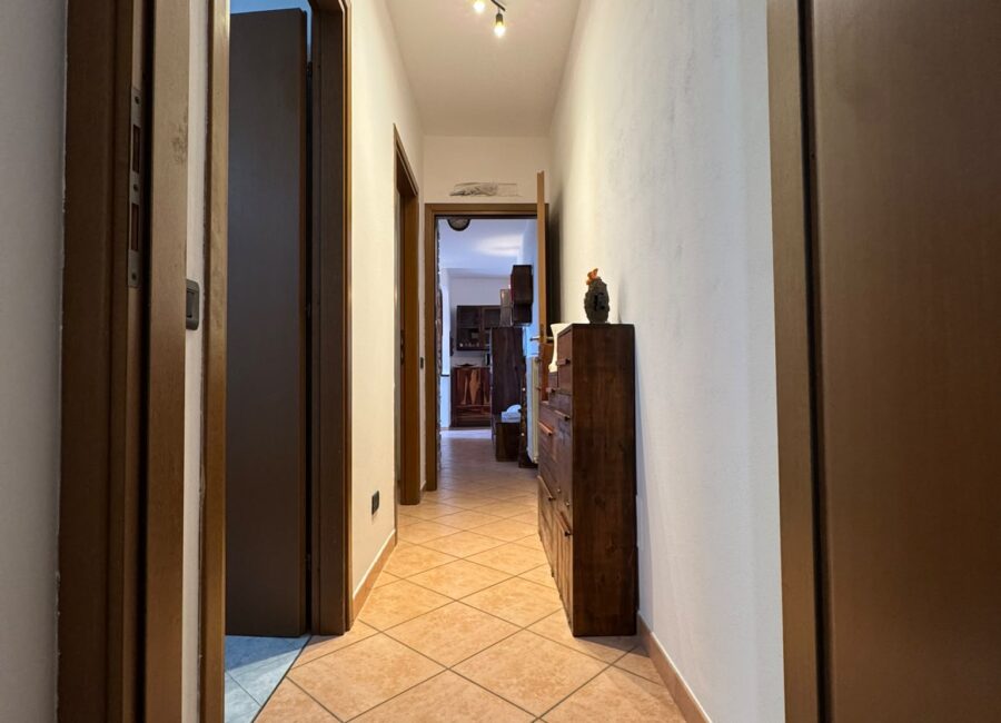 Trilocale completamente ristrutturato con terrazzo verandato, box e cantina LIBERO SUBITO – foto 6