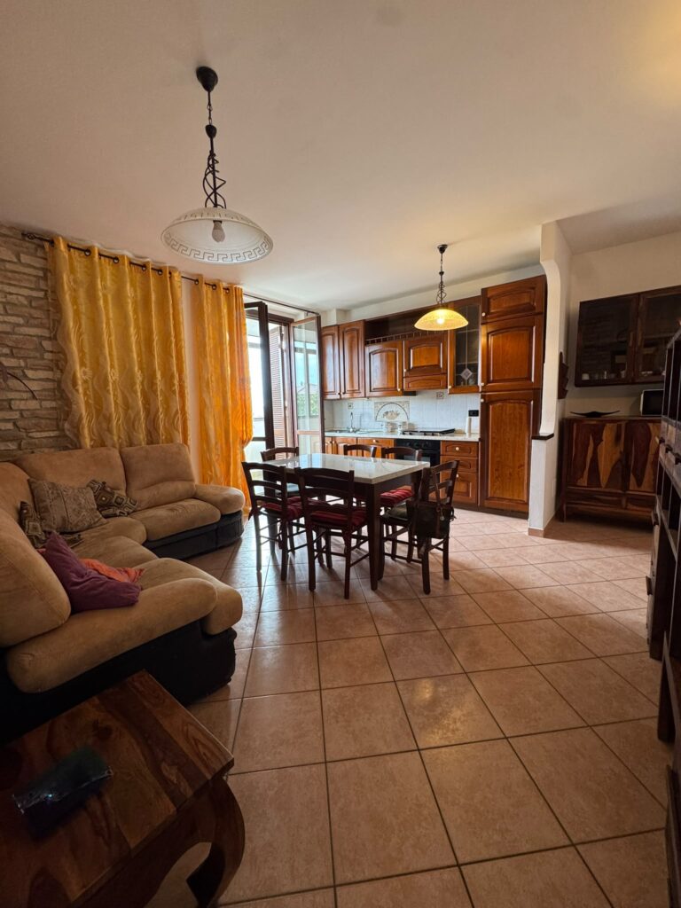 Trilocale completamente ristrutturato con terrazzo verandato, box e cantina LIBERO SUBITO – foto 1