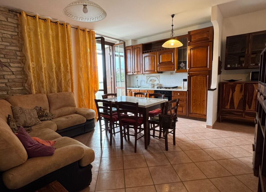 Trilocale completamente ristrutturato con terrazzo verandato, box e cantina LIBERO SUBITO