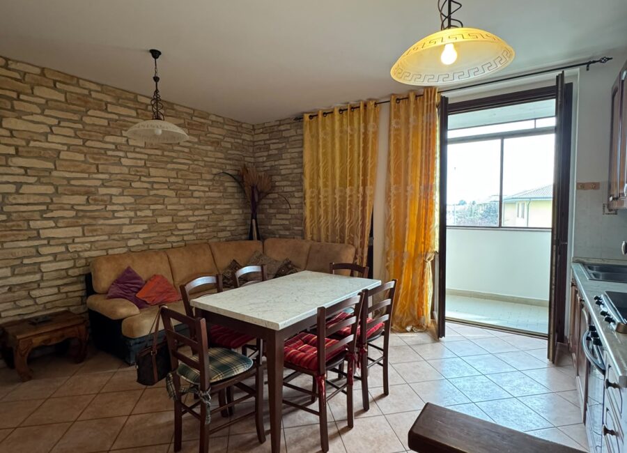 Trilocale completamente ristrutturato con terrazzo verandato, box e cantina LIBERO SUBITO – foto 5