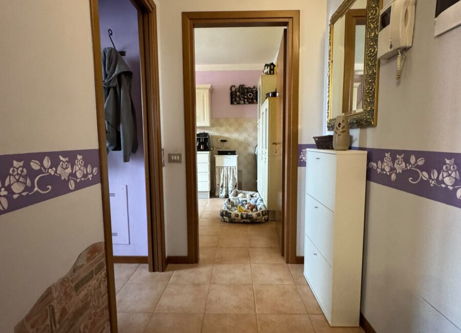 BORNASCO – SOLUZIONE SU DUE LIVELLI CON AMPIA ZONA GIORNO, BALCONE, BOX E CANTINA – foto 6