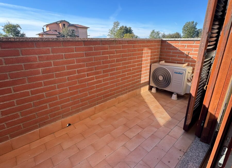 VALERA FRATTA (LO) – AMPIO BILOCALE CON BALCONE, BOX E CANTINA – foto 5